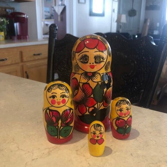 Russian Matryoshka nesting Dolls - Picture 1 of 4